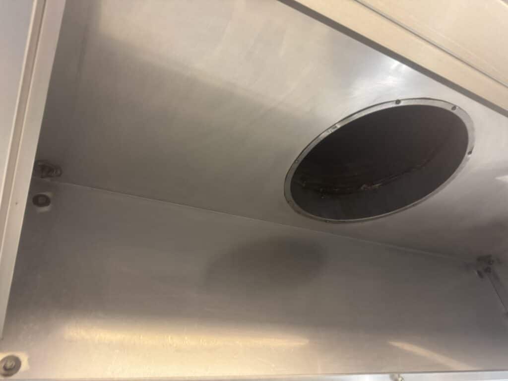 resultat apres dégraissage de la hotte en question